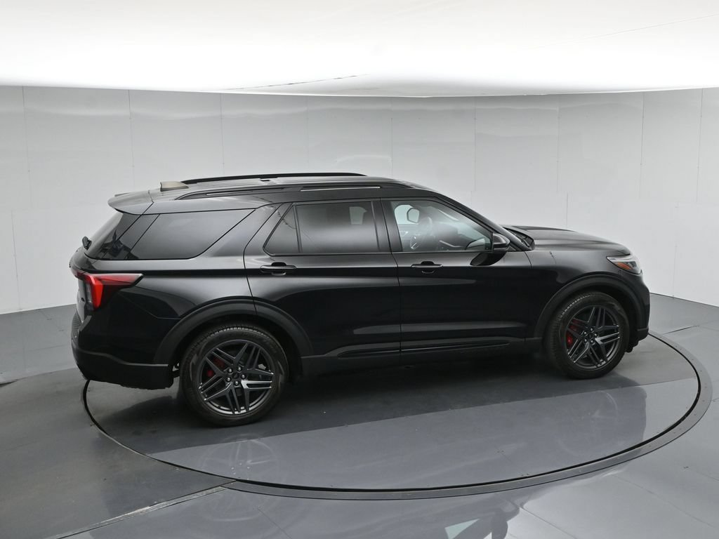 Used 2025 Ford Explorer ST RWD image 41