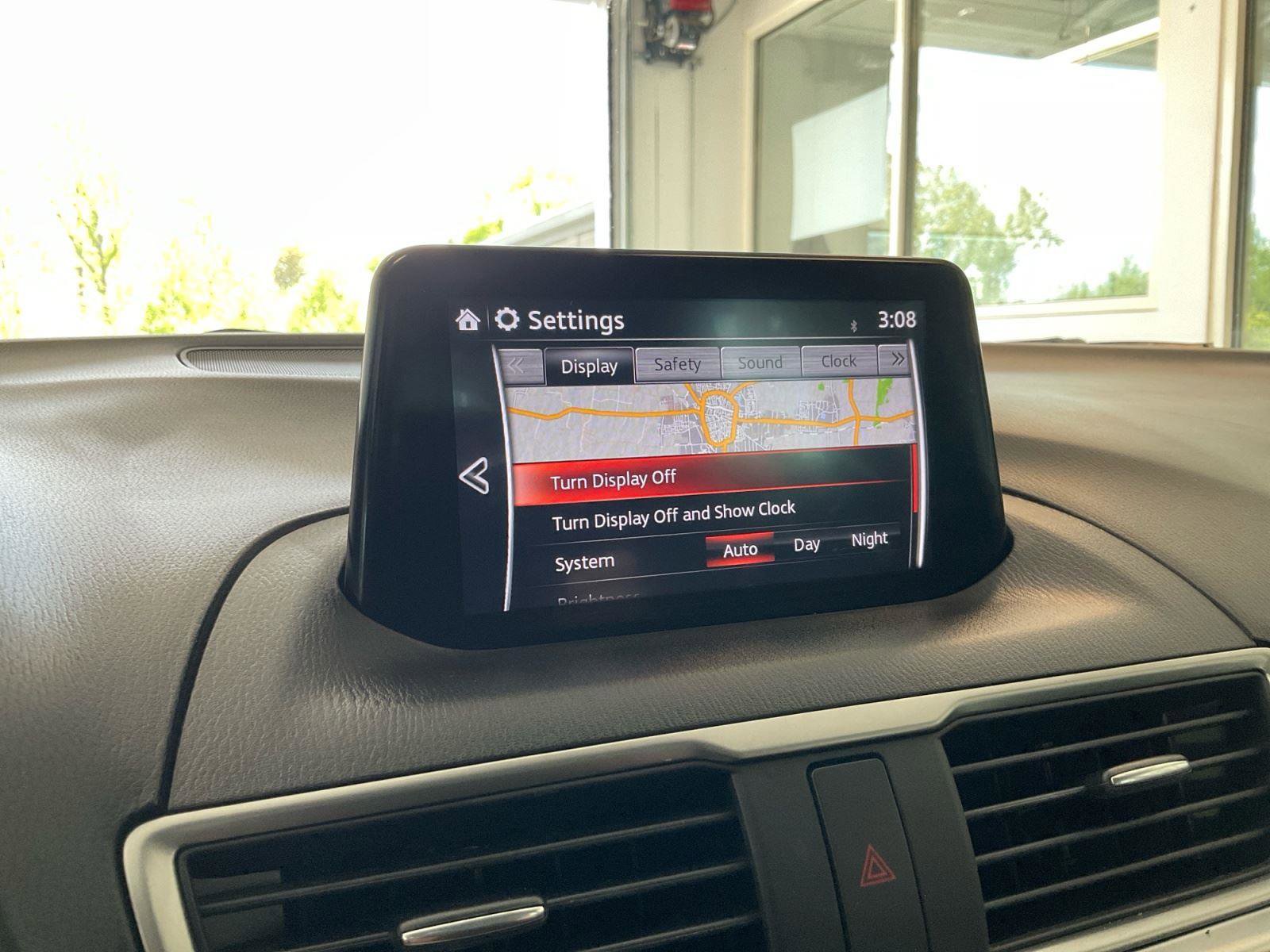 Used 2018 MAZDA MAZDA3 Touring FWD image 22