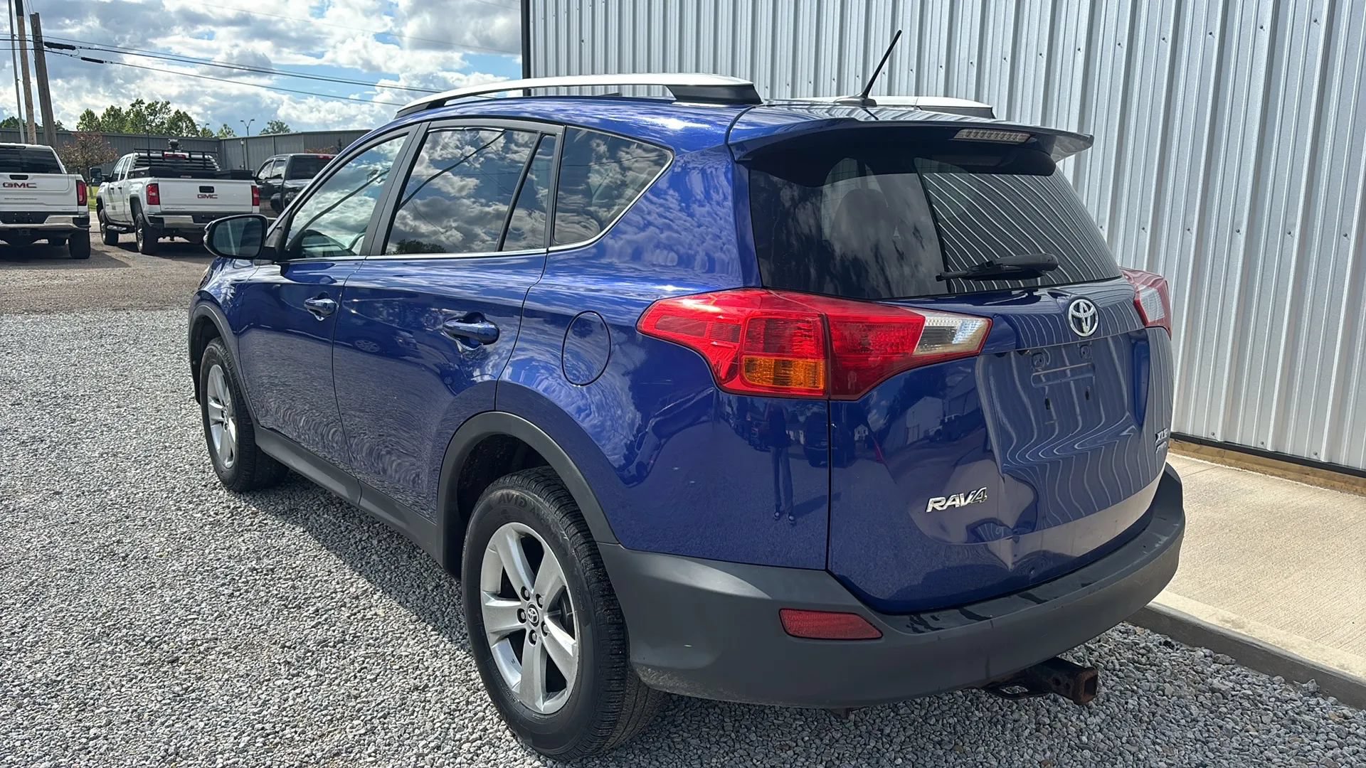 Used 2015 Toyota RAV4 XLE AWD/4WD image 3