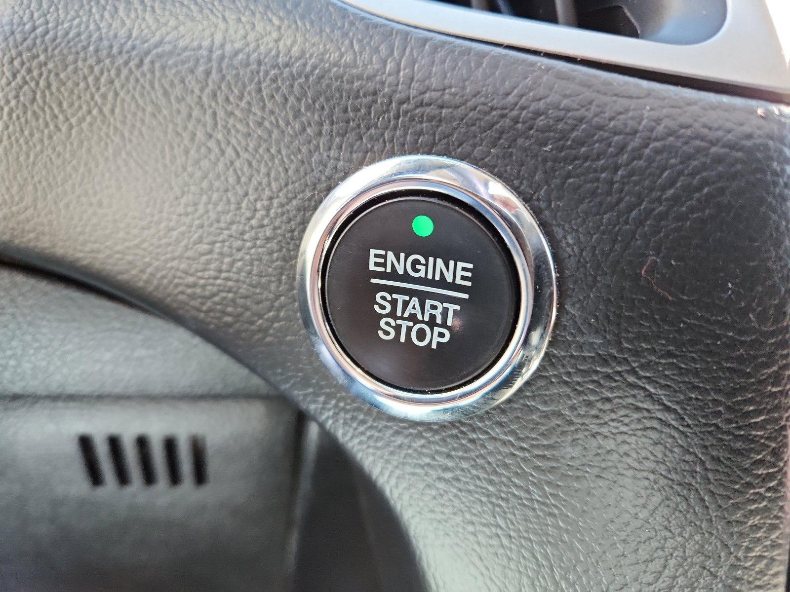 Used 2020 Ford Edge SEL w/ Convenience Package image 19