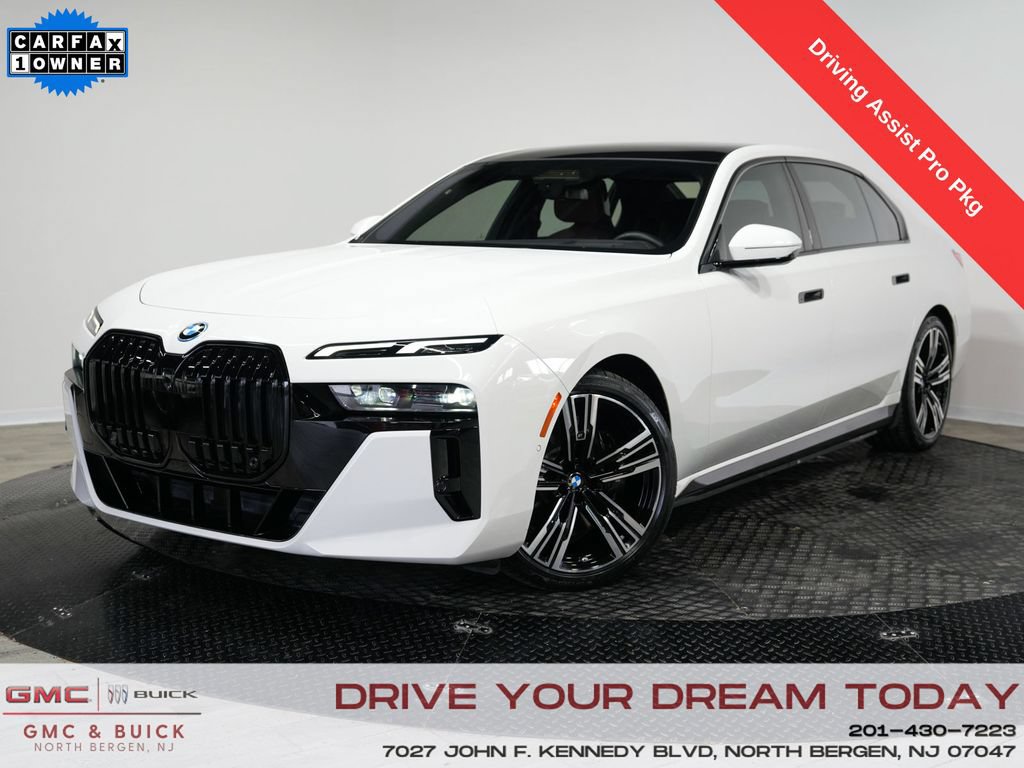 Used 2023 BMW i7 xDrive60 AWD/4WD image 1