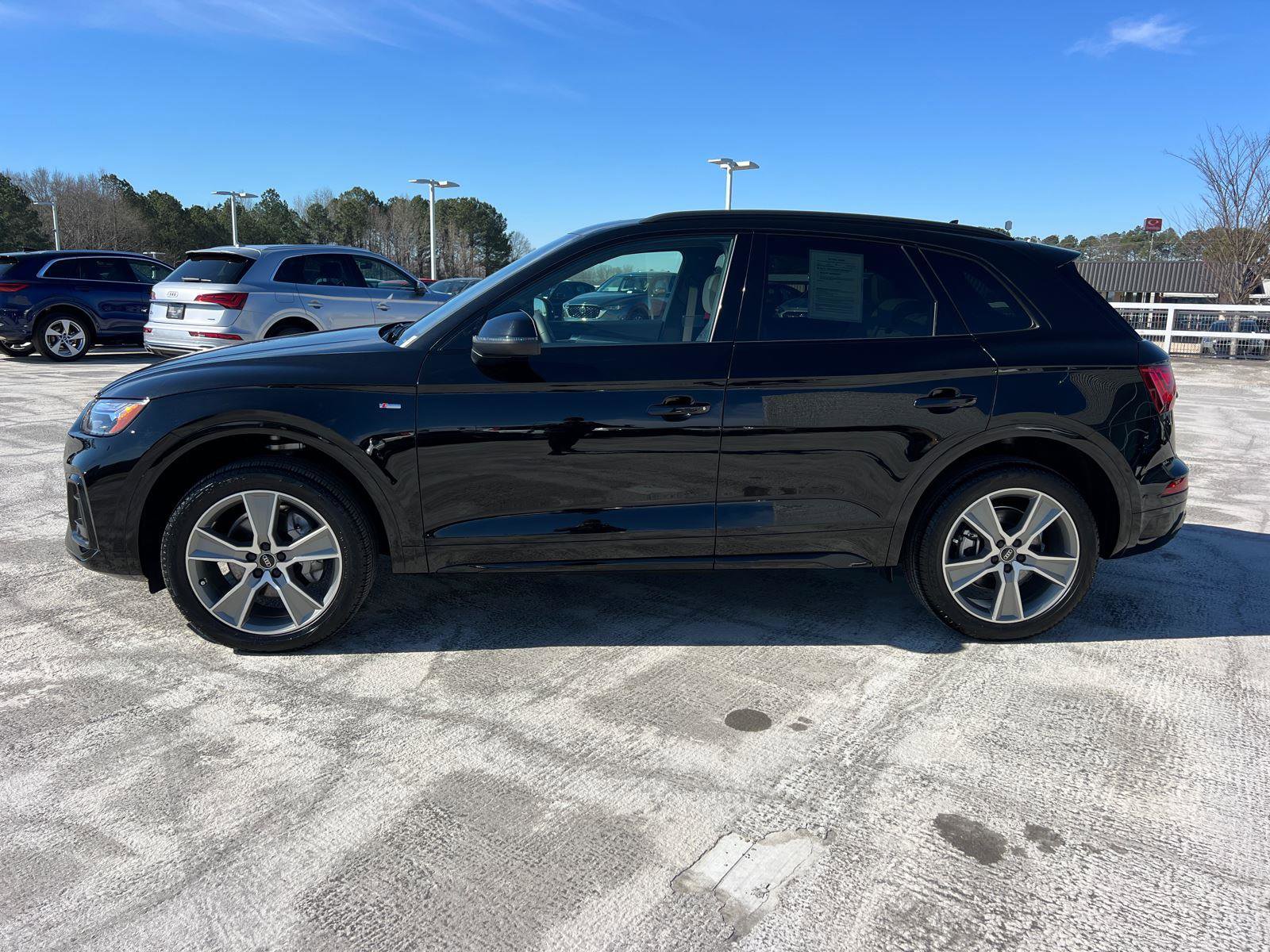 Used 2025 Audi Q5 2.0T Premium w/ Convenience Plus Package image 8
