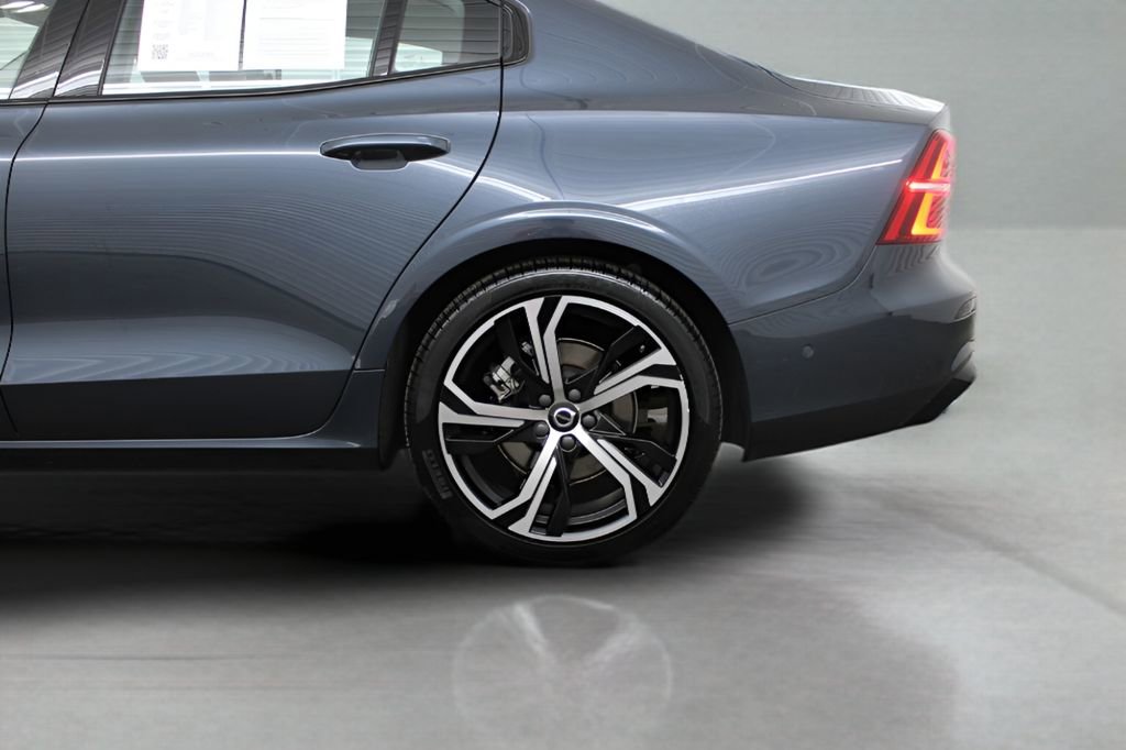 Used 2023 Volvo S60 B5 Plus w/ Climate Package image 13