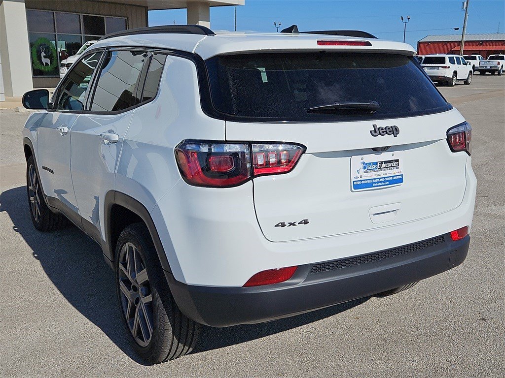 New 2026 Jeep Compass Latitude image 4