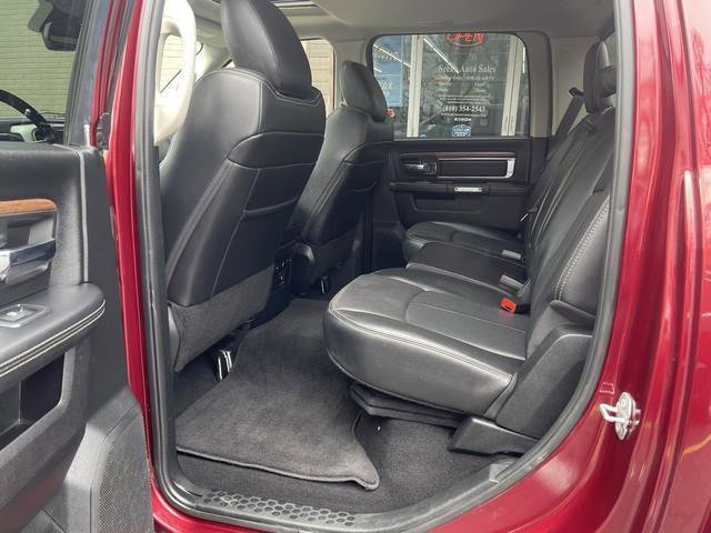 Used 2018 RAM 1500 Laramie AWD/4WD image 17