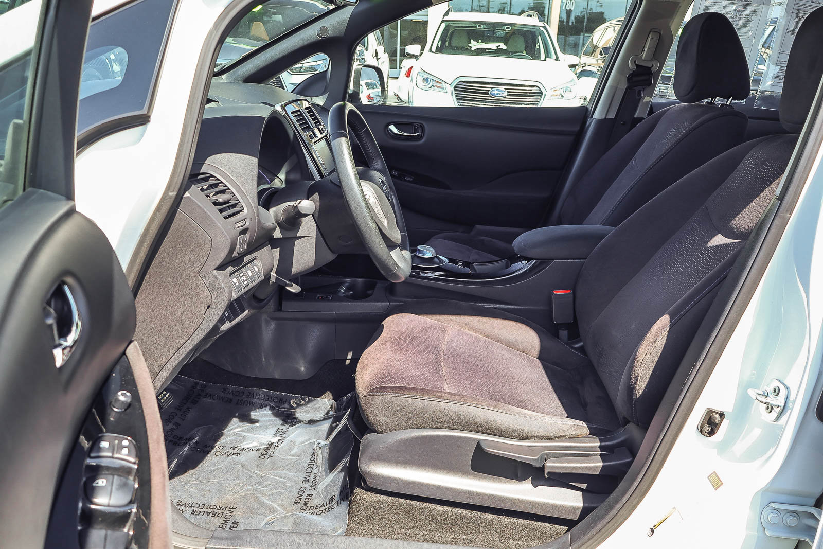 Used 2013 Nissan Leaf SV w/ LED & Quick Charge Pkg FWD image 2
