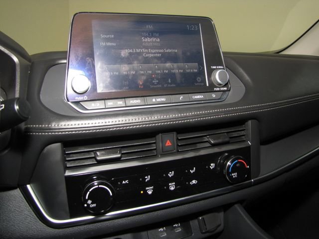 Used 2025 Nissan Rogue S image 7