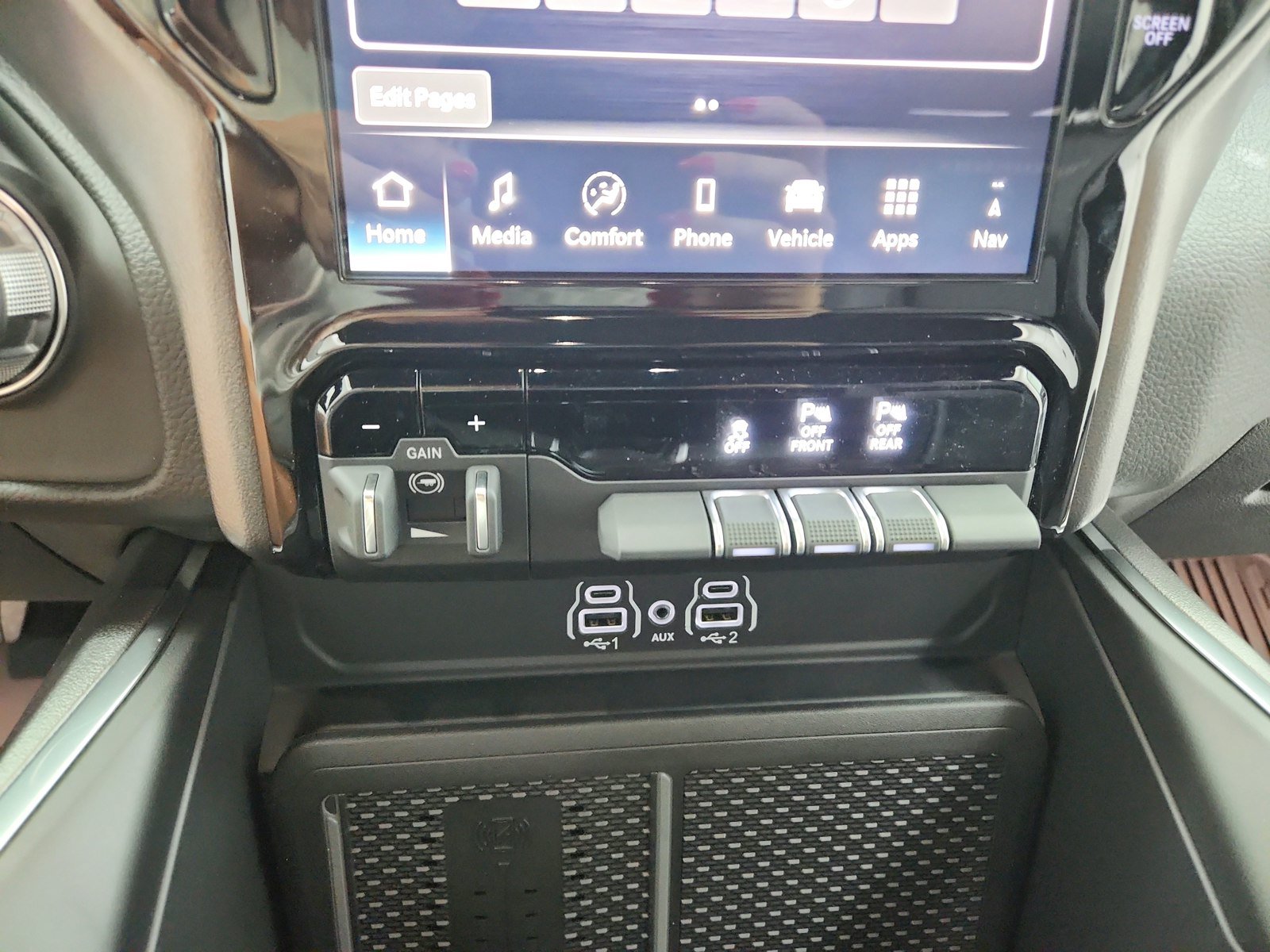 New 2026 RAM 1500 Laramie w/ Night Edition AWD/4WD image 31