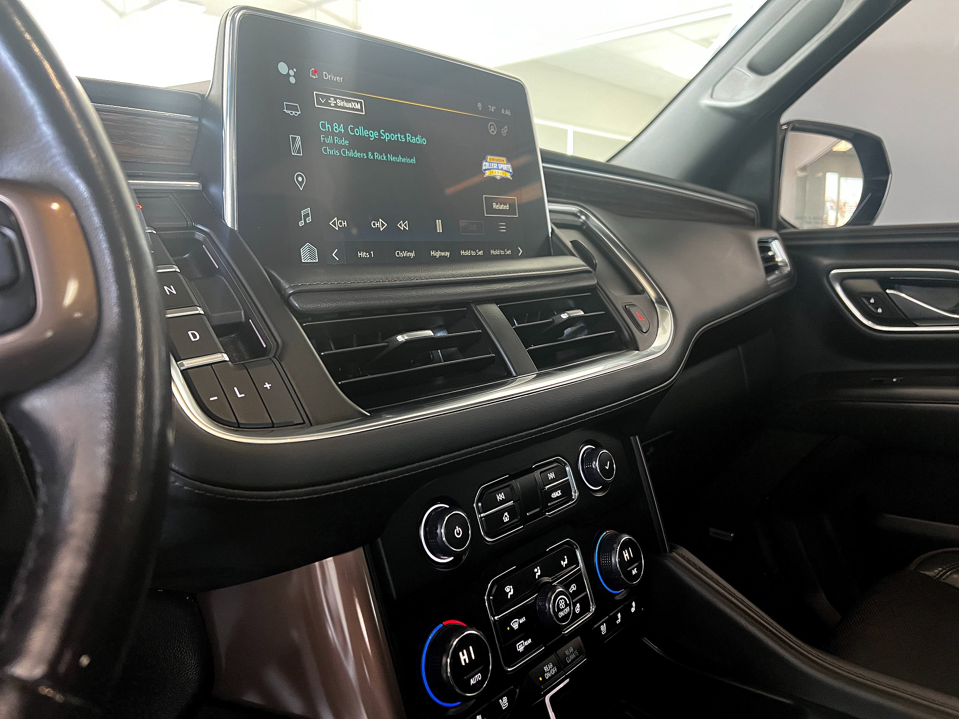 Used 2023 Chevrolet Suburban High Country w/ Advanced Technology Package AWD/4WD image 18