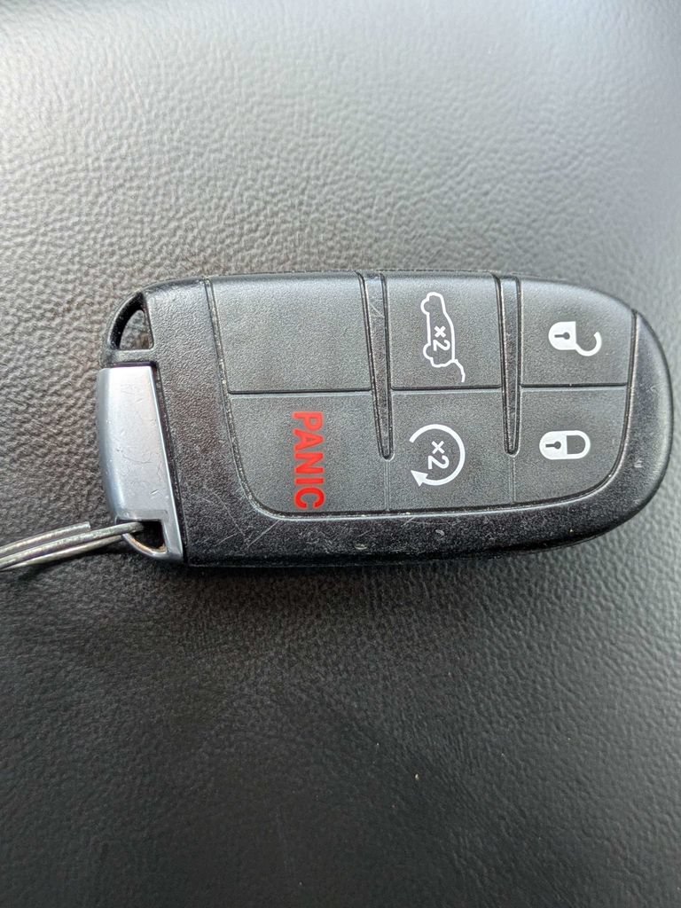 Used 2019 Jeep Grand Cherokee Altitude RWD image 29