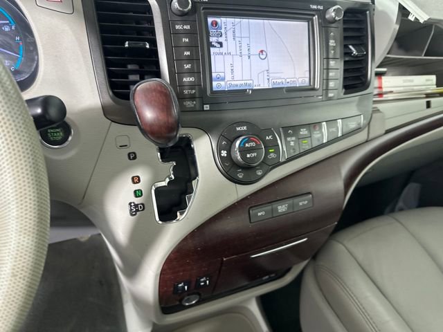 Used 2011 Toyota Sienna XLE image 20