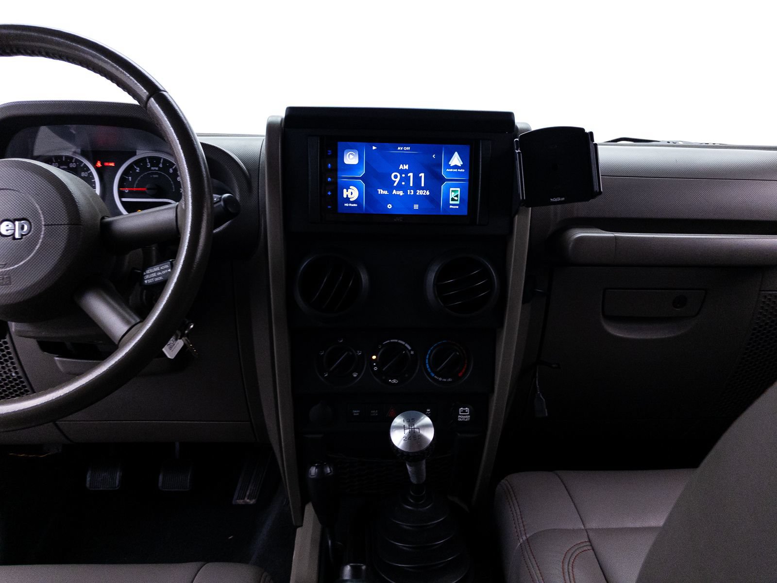 Used 2010 Jeep Wrangler Unlimited Rubicon AWD/4WD image 7