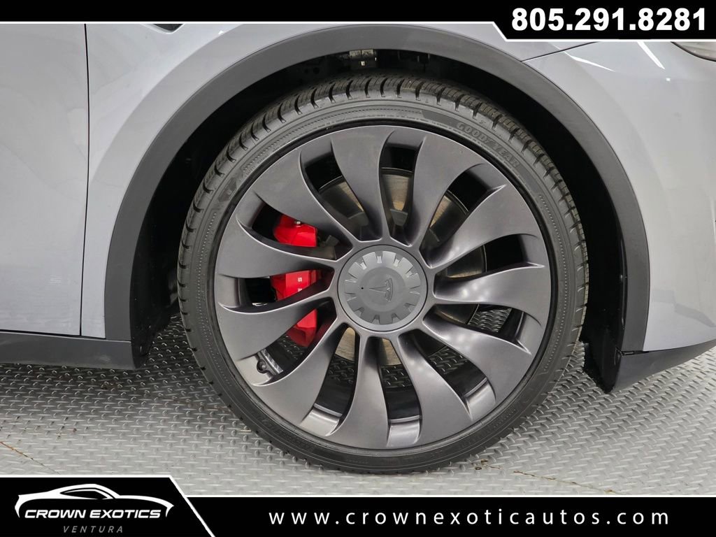 Used 2024 Tesla Model Y Performance image 9