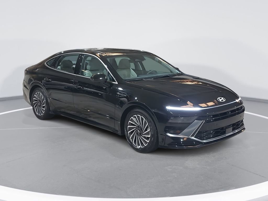 Certified 2025 Hyundai Sonata Limited image 3