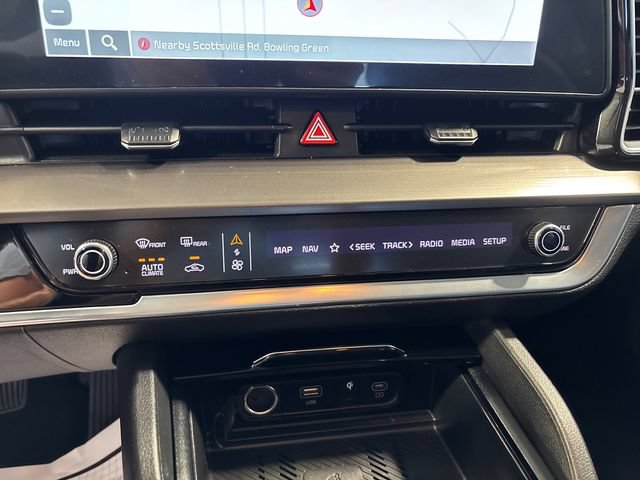 Used 2023 Kia Sportage EX AWD/4WD image 13