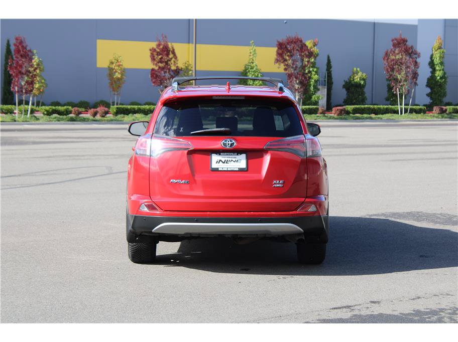 Used 2017 Toyota RAV4 XLE AWD/4WD image 3