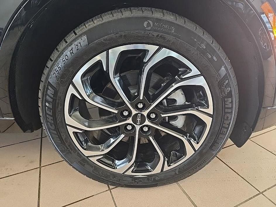 Used 2025 Lincoln Nautilus Reserve image 41