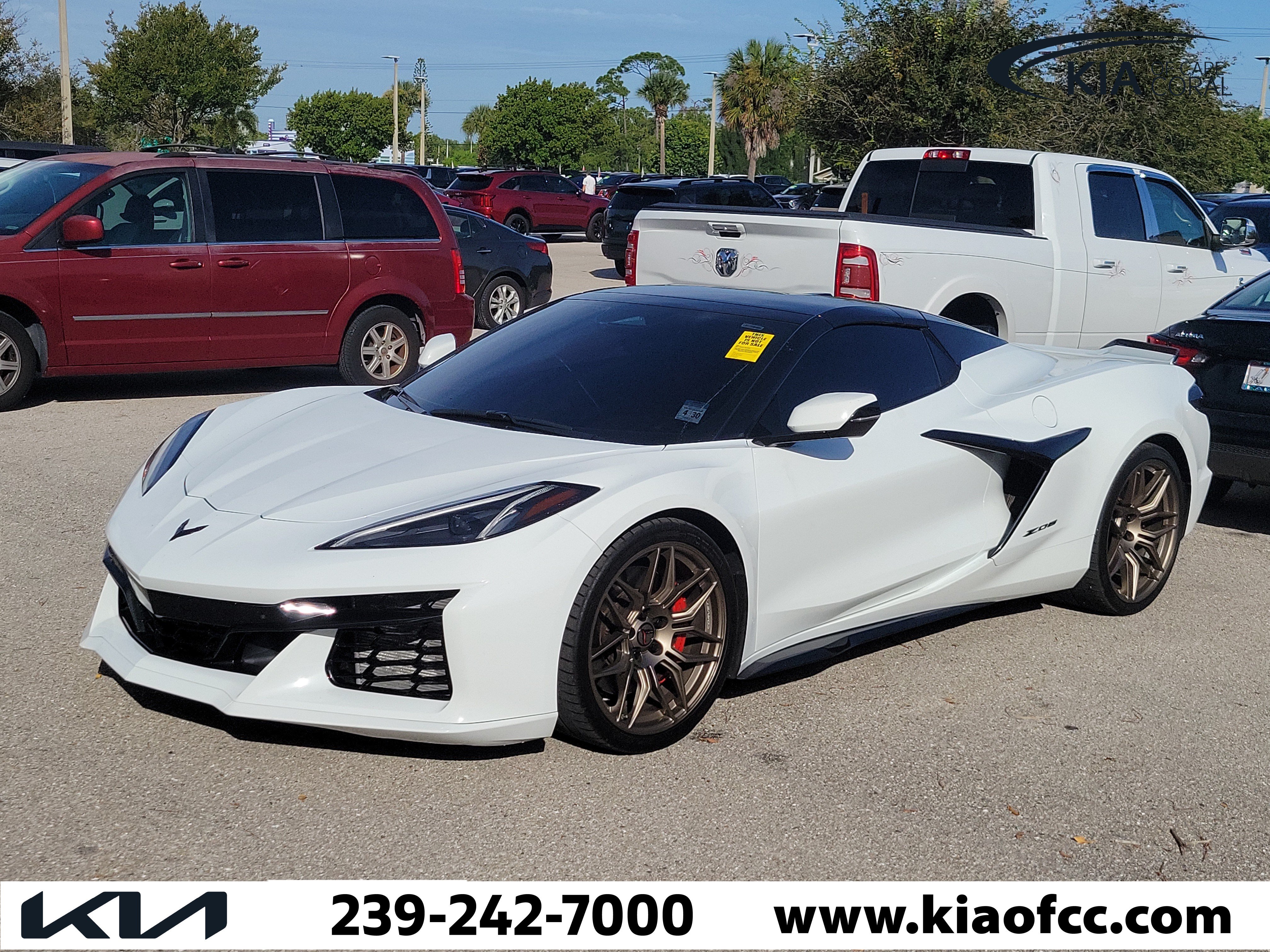 Used 2025 Chevrolet Corvette Z06 RWD image 3