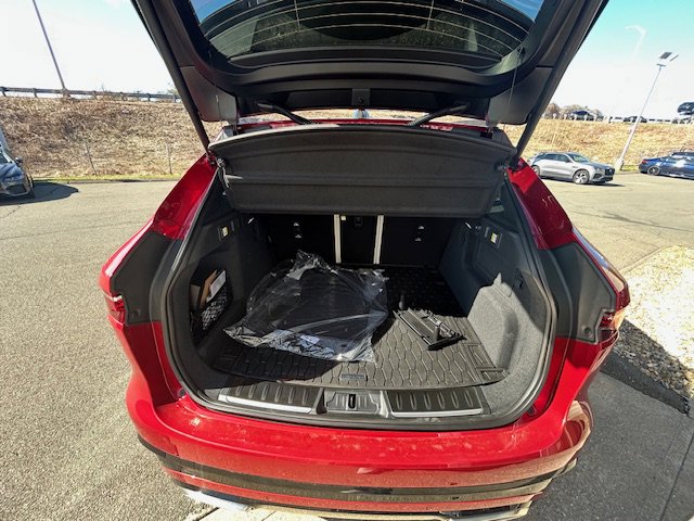 New 2025 Jaguar F-PACE R-Dynamic S image 17