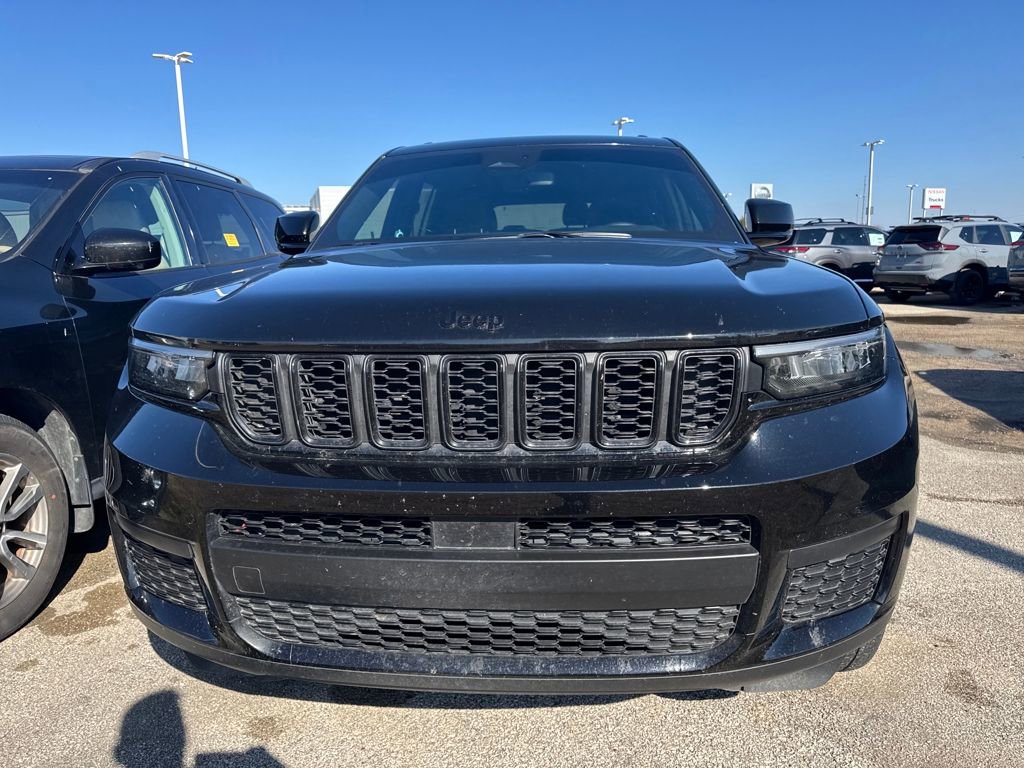 Used 2024 Jeep Grand Cherokee L Laredo image 2