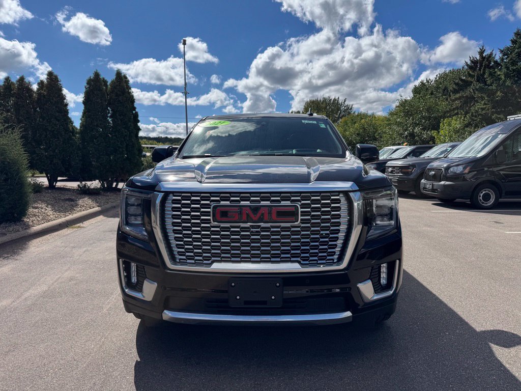 Used 2021 GMC Yukon Denali w/ Denali Ultimate Package AWD/4WD image 3