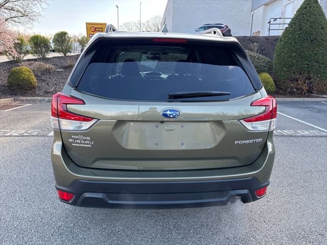 Used 2023 Subaru Forester Premium image 4