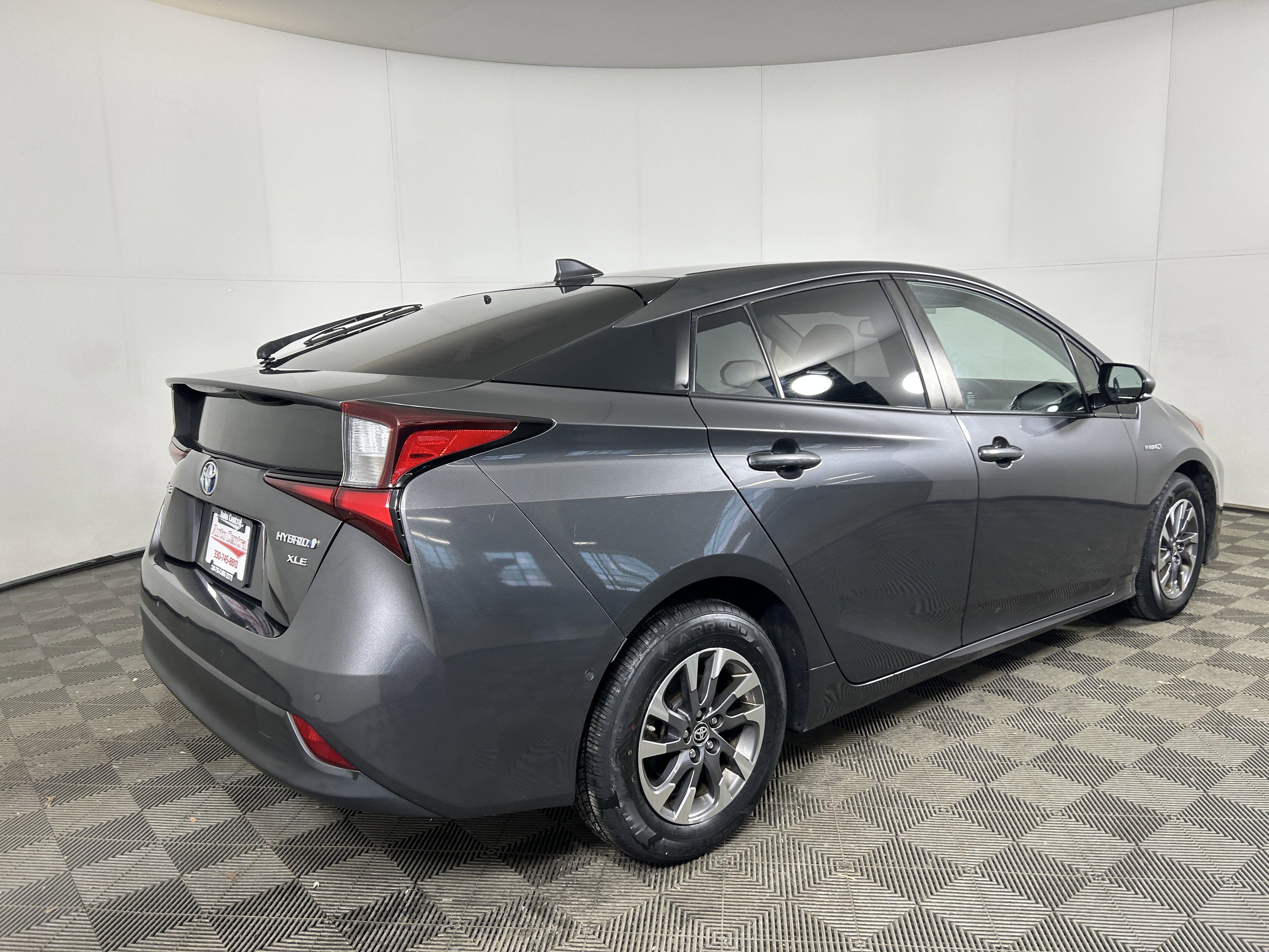 Used 2019 Toyota Prius XLE image 5