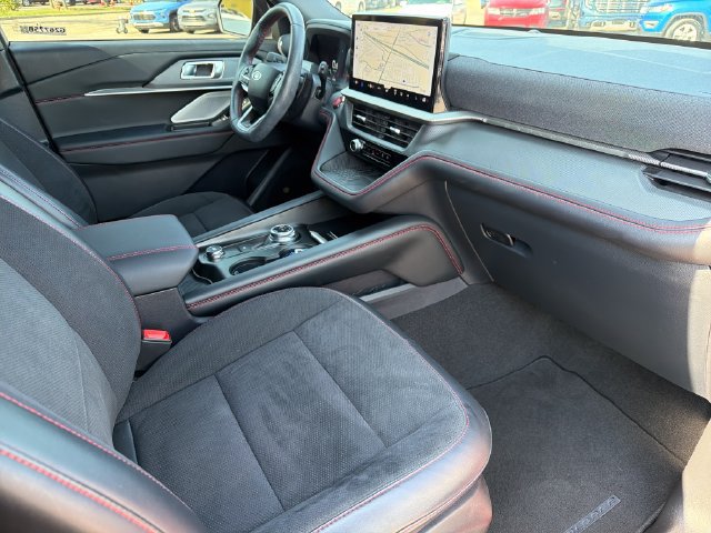 Used 2025 Ford Explorer ST AWD/4WD image 24