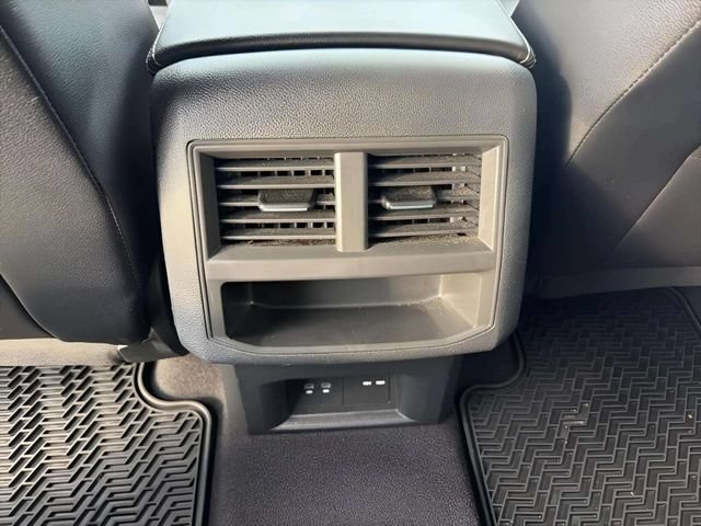 Used 2022 Volkswagen Atlas Cross Sport SE AWD/4WD image 25