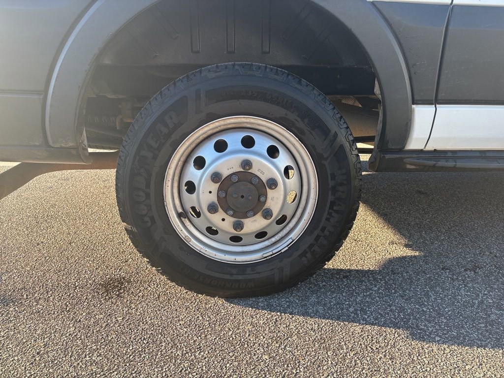 Used 2023 Ford Transit 250 Medium Roof AWD w/ Load Area Protection Package image 11