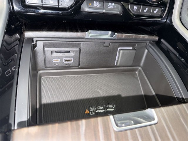 Used 2021 GMC Yukon Denali w/ Denali Ultimate Package image 31