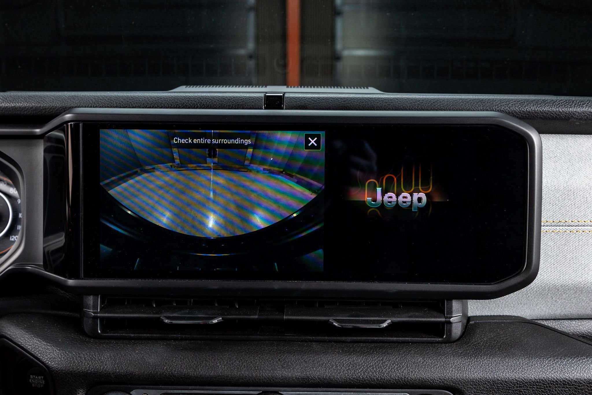 Used 2025 Jeep Wrangler Sport S image 25