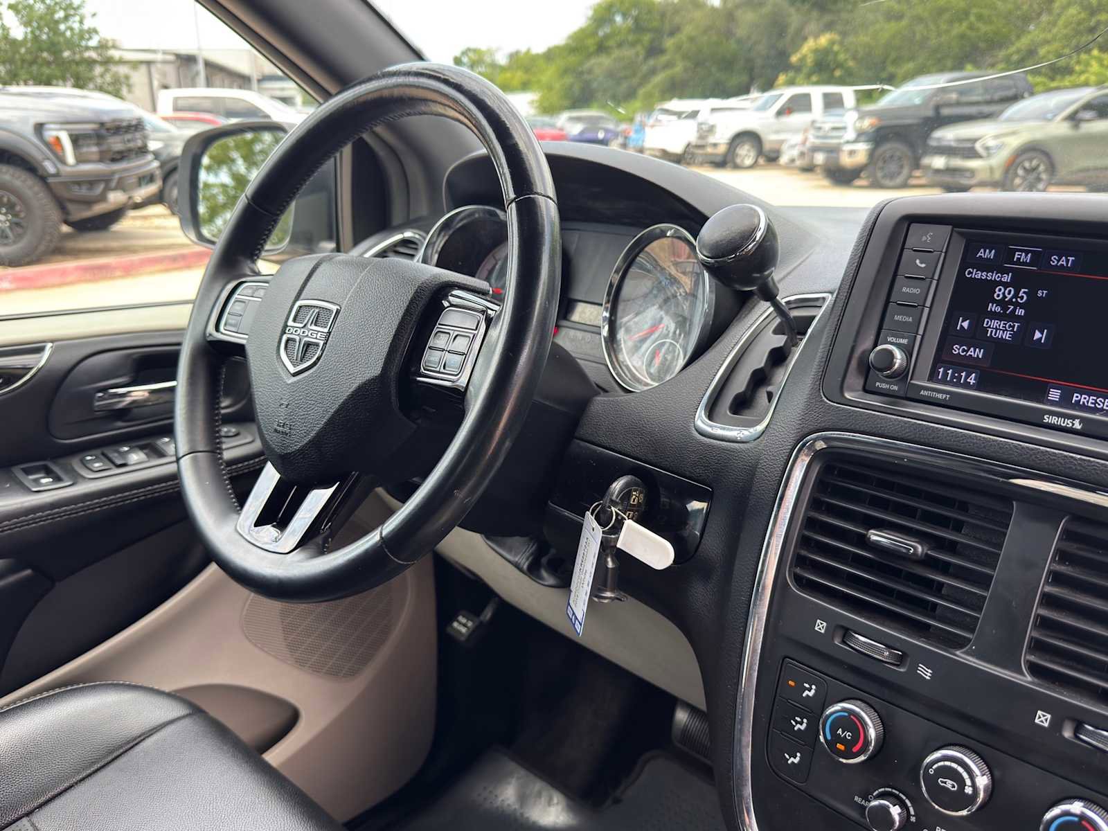 Used 2019 Dodge Grand Caravan SXT FWD image 31