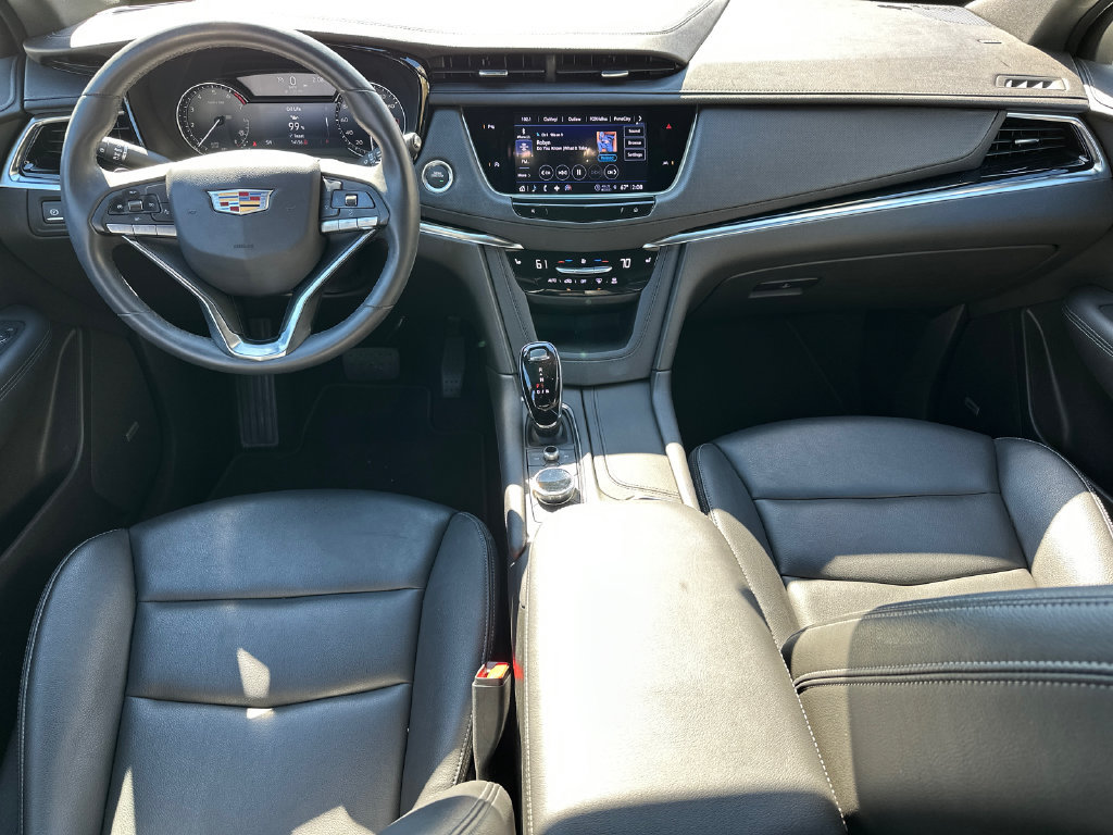 Certified 2025 Cadillac XT6 Luxury FWD image 25