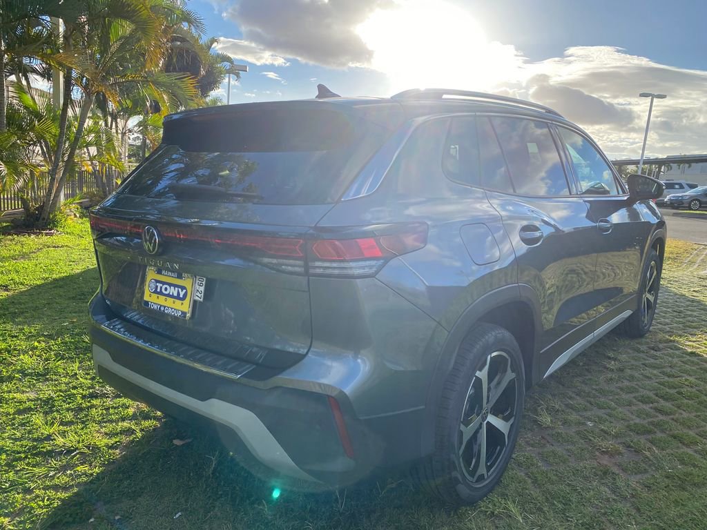 New 2025 Volkswagen Tiguan SE image 25