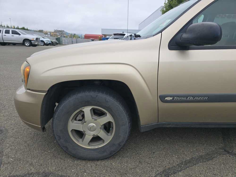 Used 2004 Chevrolet TrailBlazer LS w/ LS Preferred Equipment Group AWD/4WD image 6