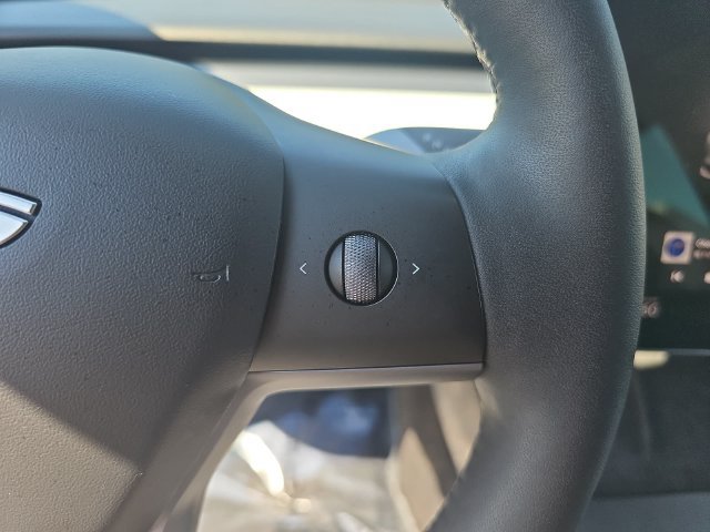 Used 2022 Tesla Model 3 Long Range AWD/4WD image 18
