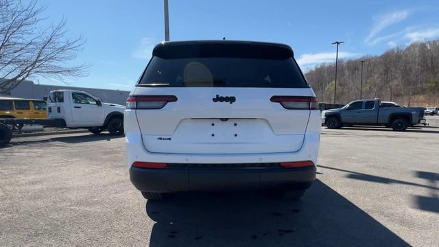 Used 2023 Jeep Grand Cherokee L Laredo AWD/4WD image 7