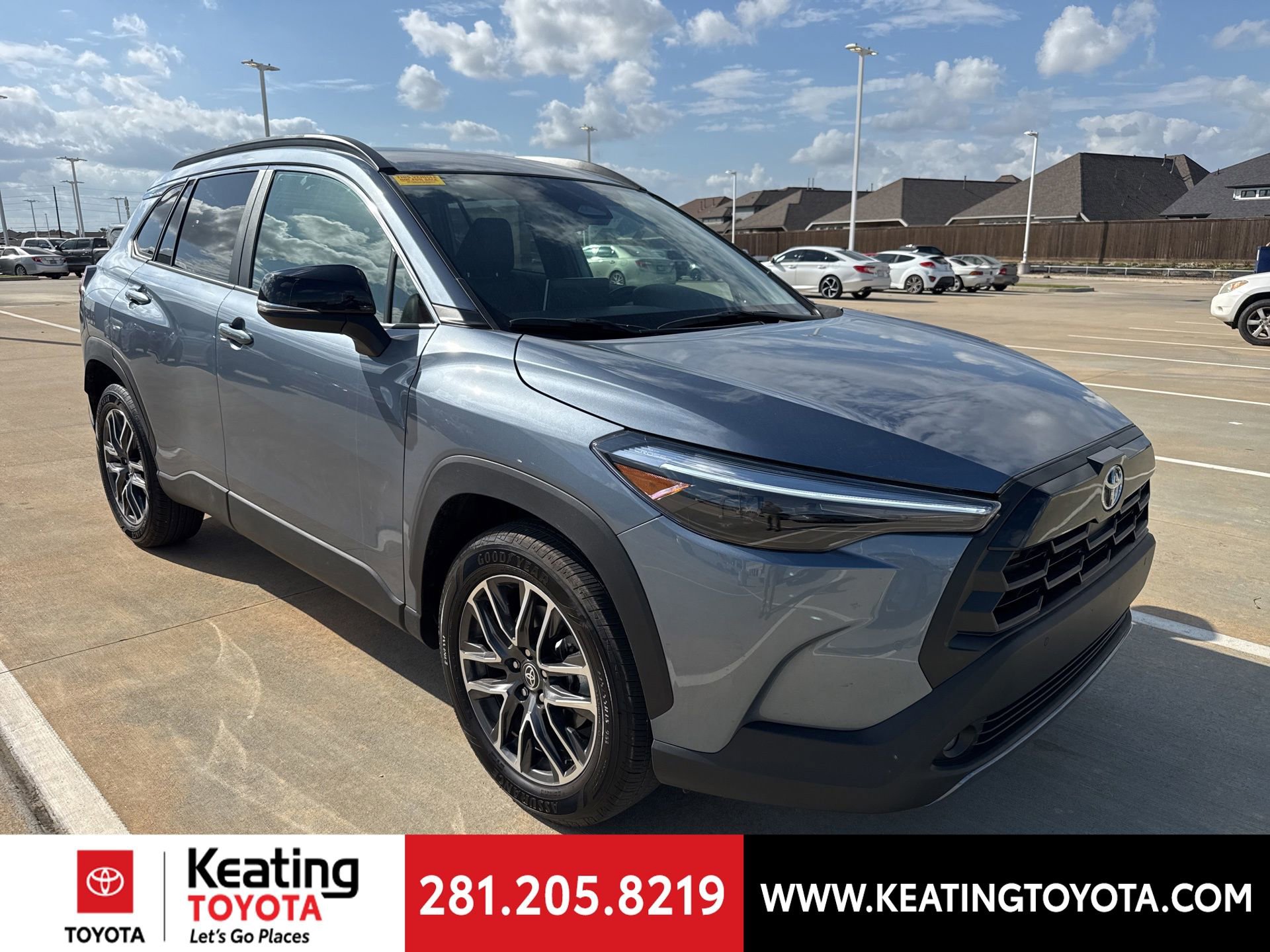 Used 2026 Toyota Corolla Cross XLE image 1