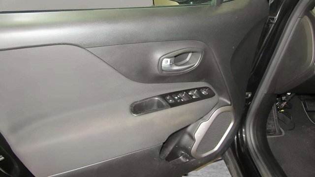 Used 2021 Jeep Renegade Latitude image 15