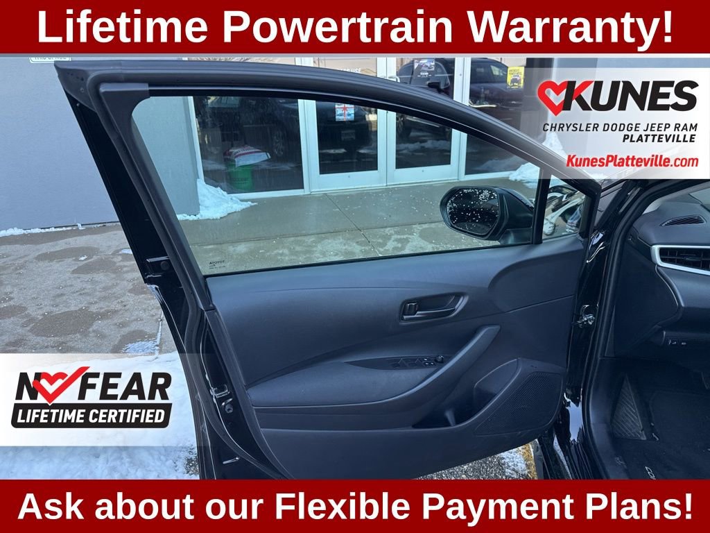 Used 2025 Toyota Corolla LE image 11