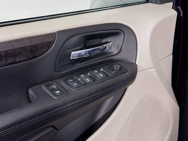 Used 2012 Dodge Grand Caravan SXT image 18