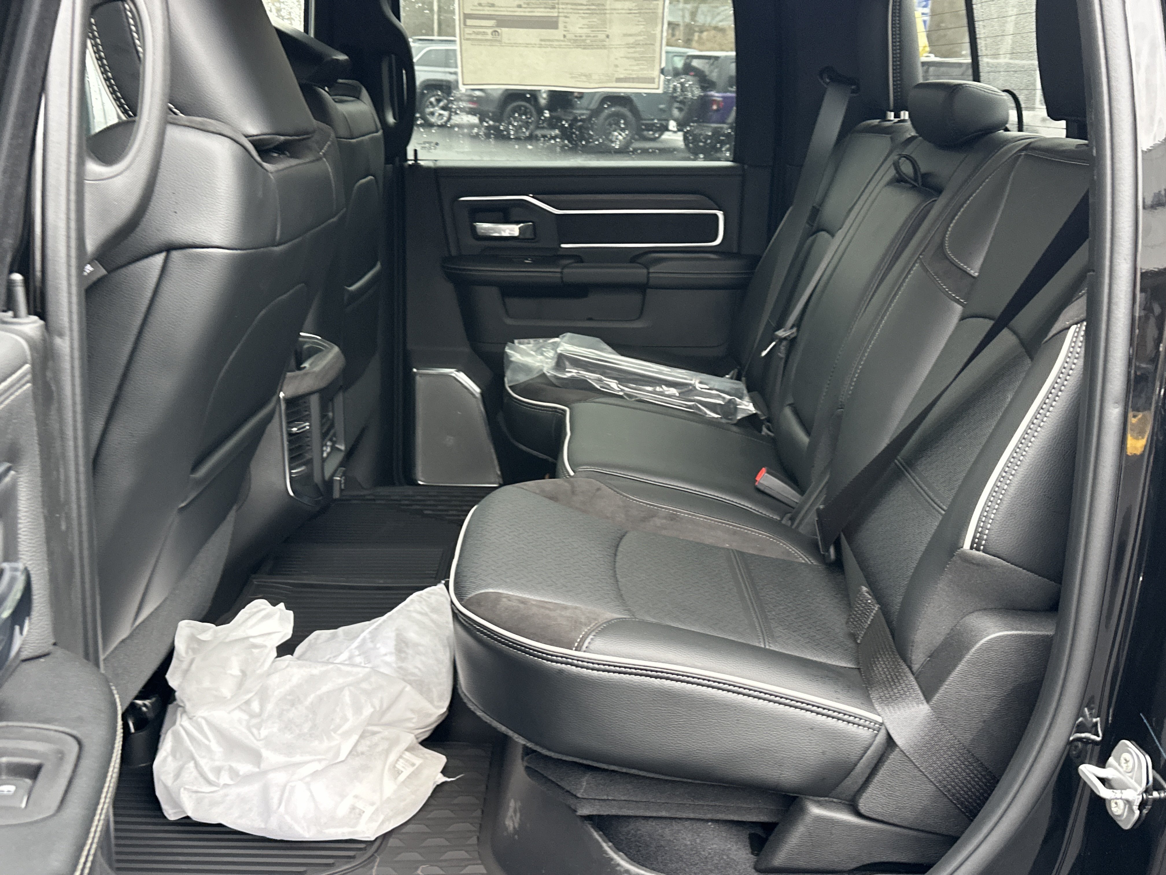 New 2026 RAM 2500 Laramie AWD/4WD image 32