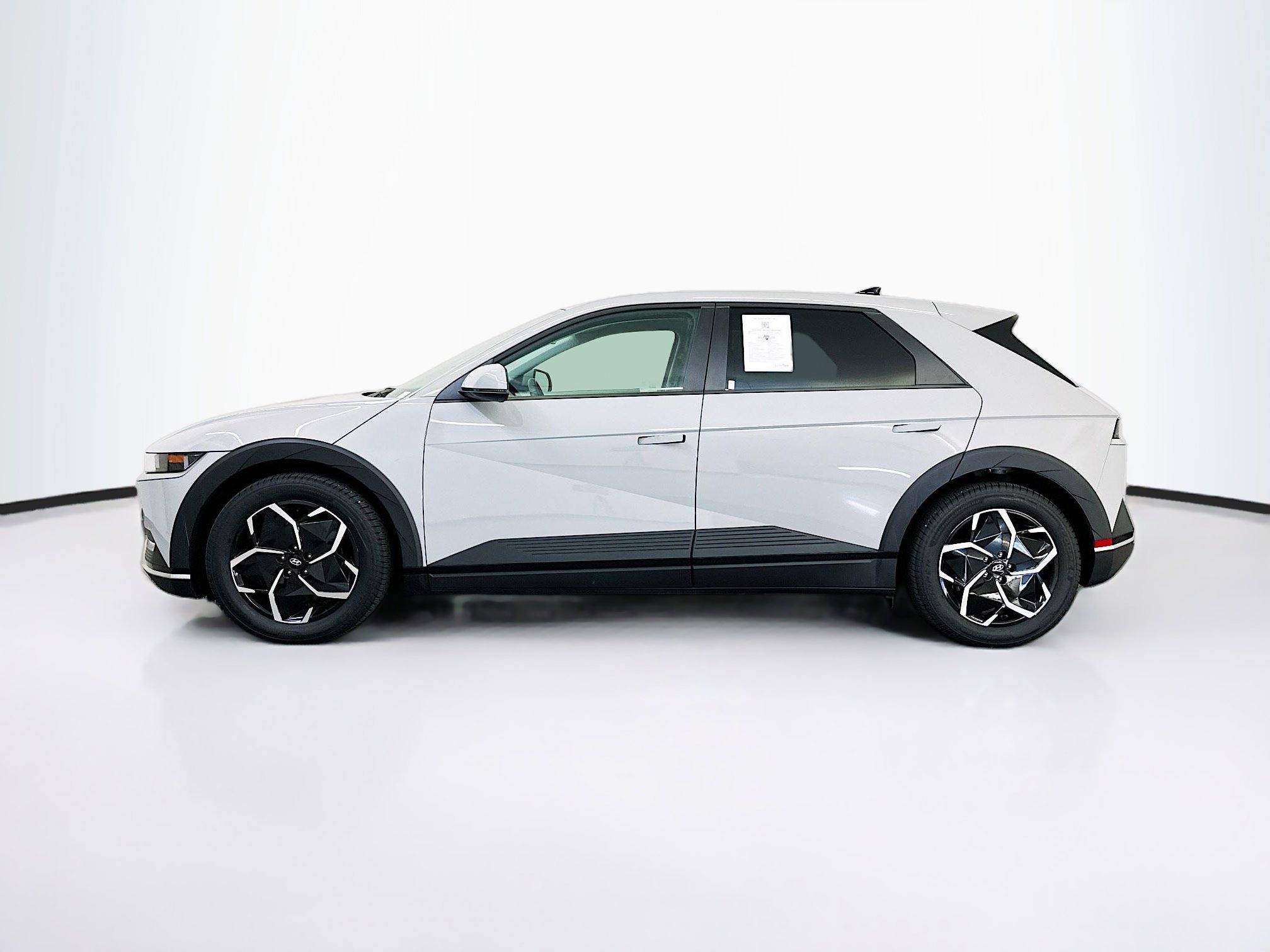 Used 2024 Hyundai Ioniq 5 SEL image 4