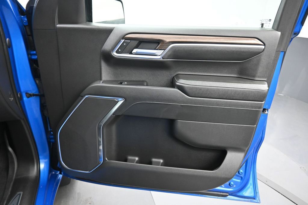 Used 2023 Chevrolet Silverado 1500 RST AWD/4WD image 40