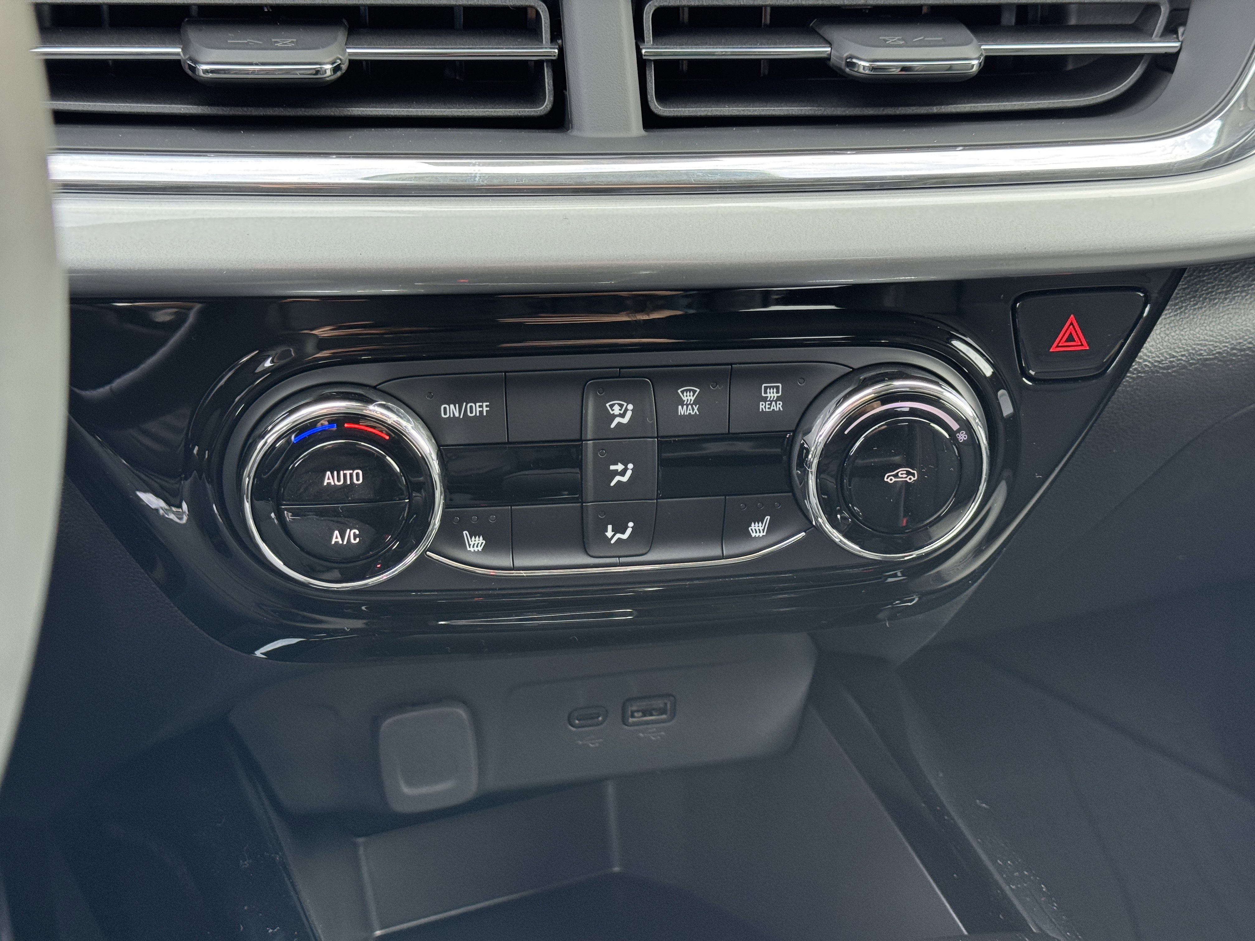 New 2026 Chevrolet Trax LT w/ Driver Confidence Package image 22