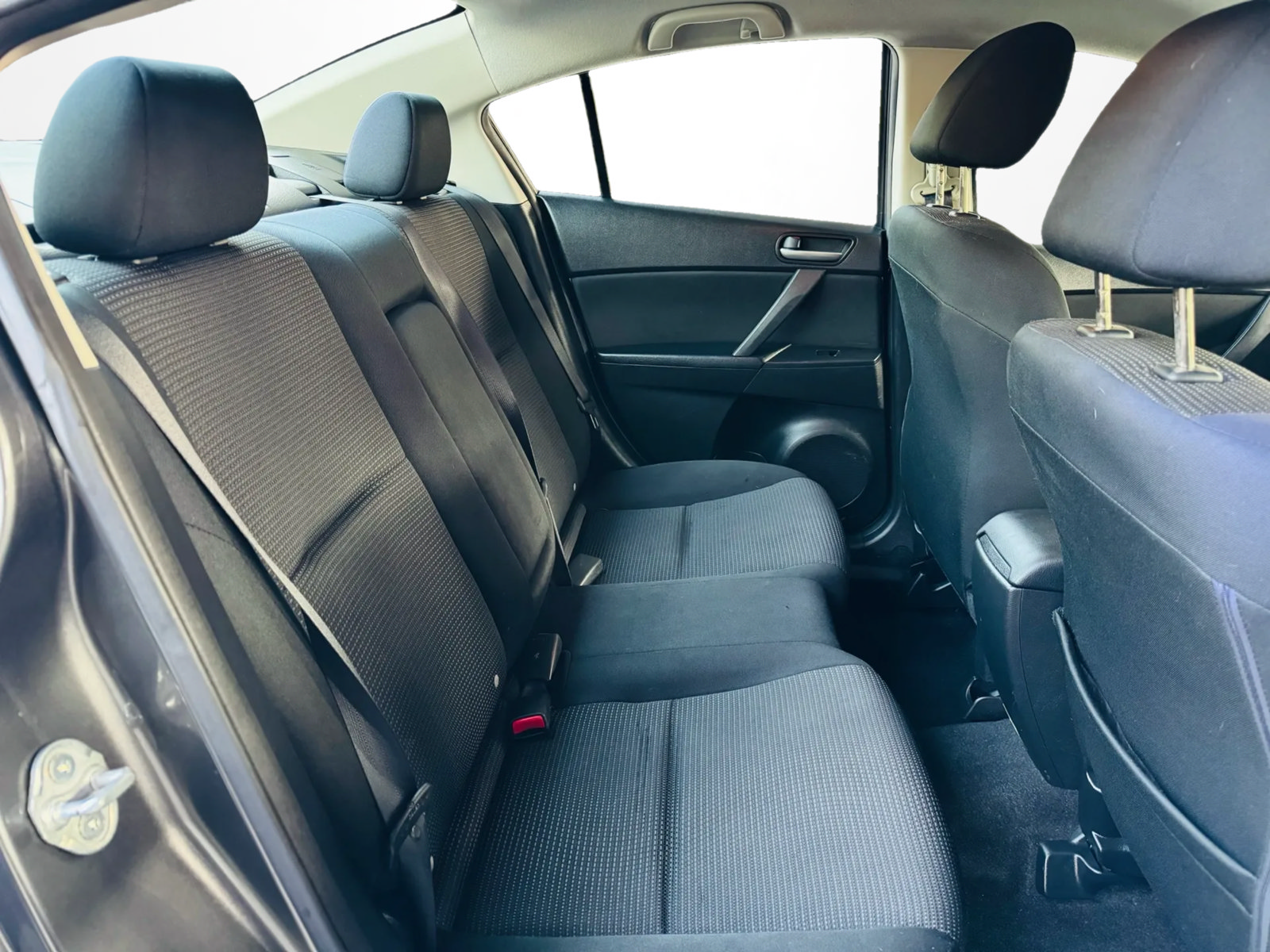 Used 2012 MAZDA MAZDA3 i Touring FWD image 8