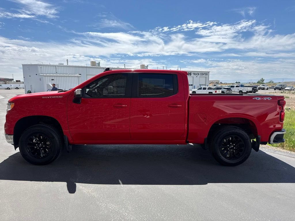 Used 2023 Chevrolet Silverado 1500 LT AWD/4WD image 7