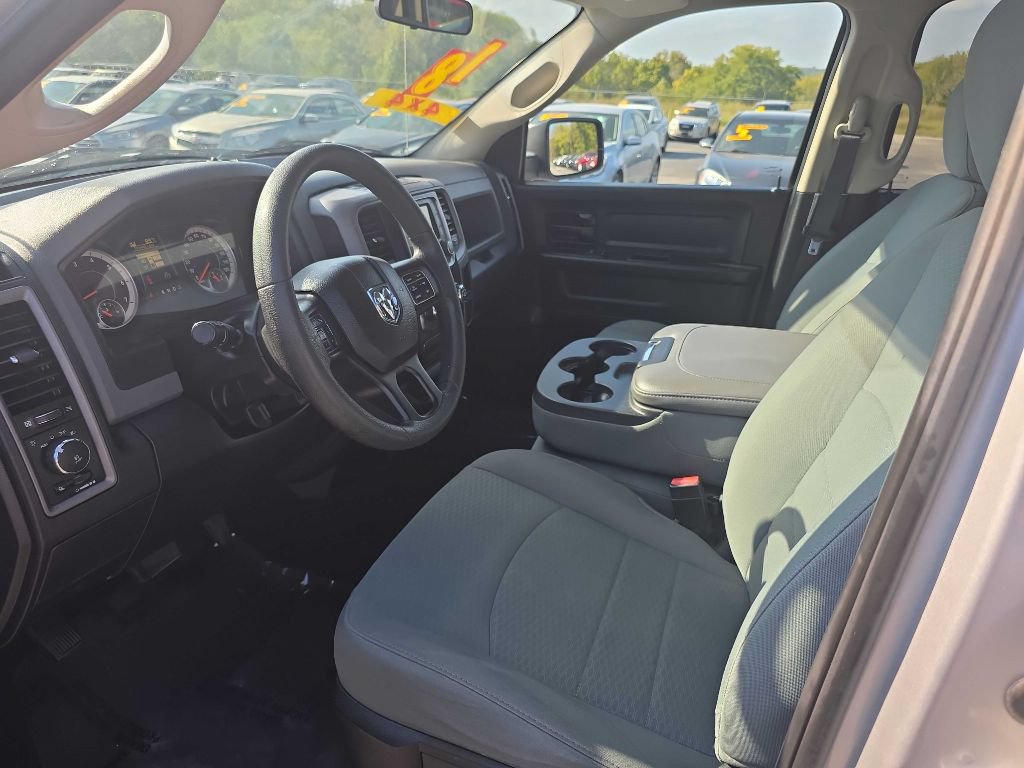 Used 2018 RAM 1500 Express w/ Express Value Package AWD/4WD image 9