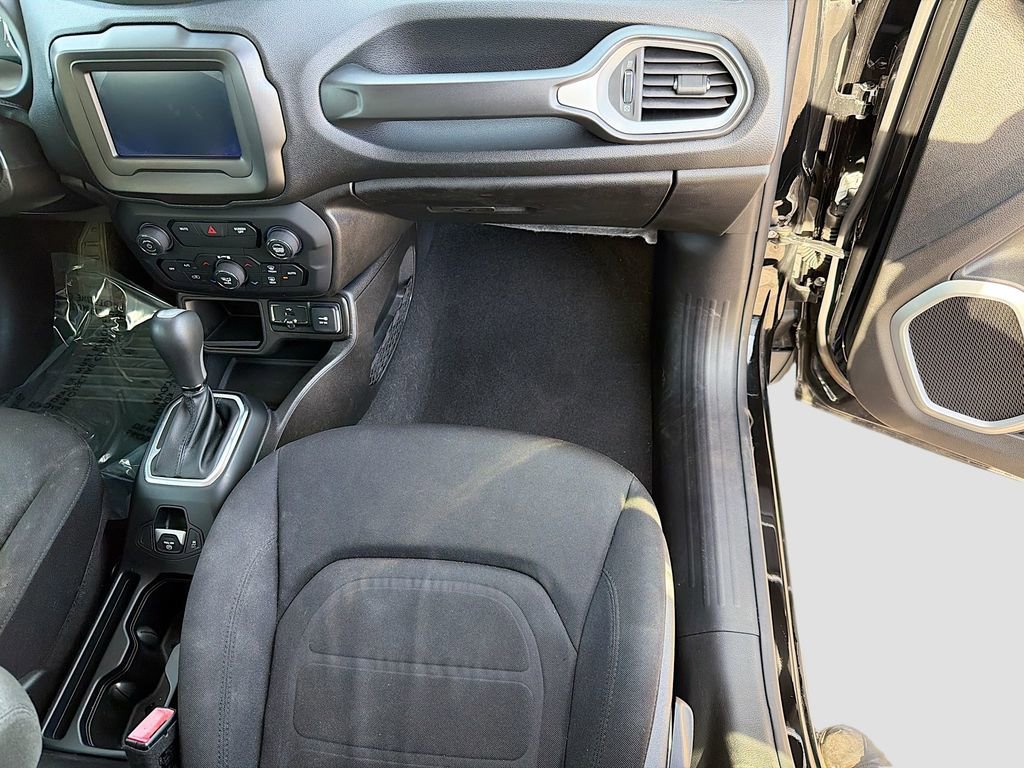 Used 2019 Jeep Renegade Latitude image 16